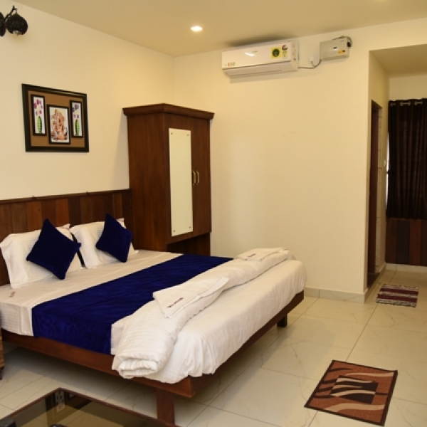 Book Premier Double Room with Temple View Premier Double Room with Temple View Room on Sree Ganesh Inn